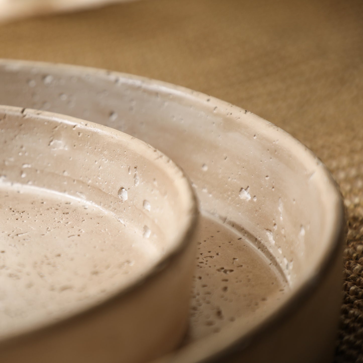 Travertine Pattern Round Edge Plate