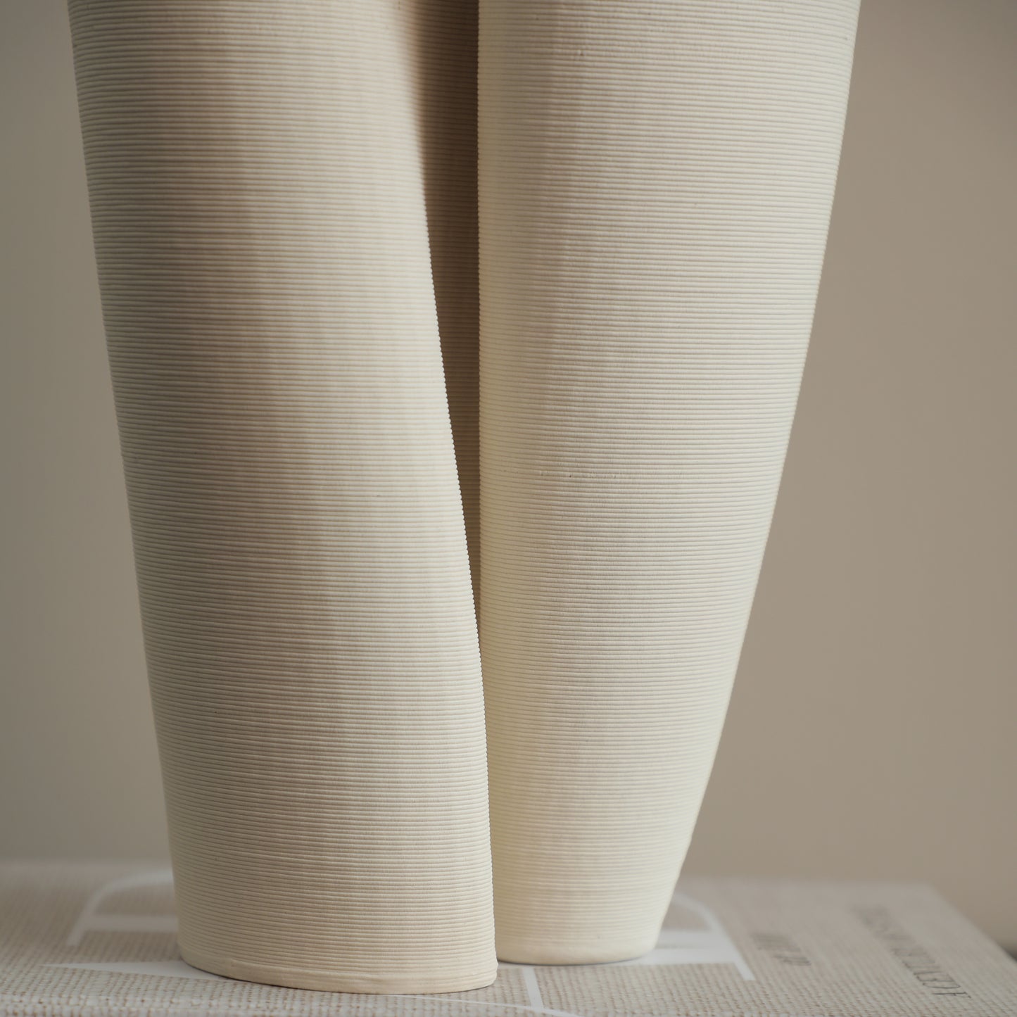Threaded Rotating Vase