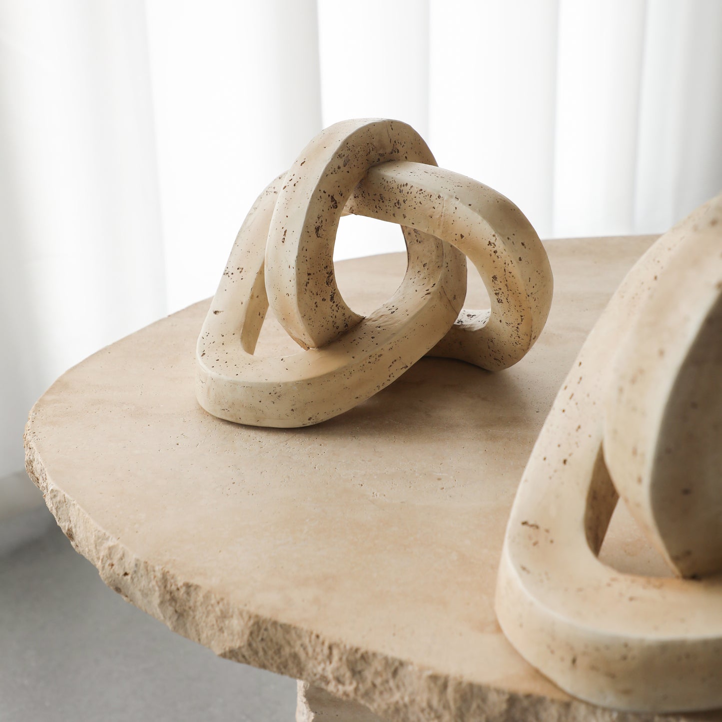 Interlocking resin decor