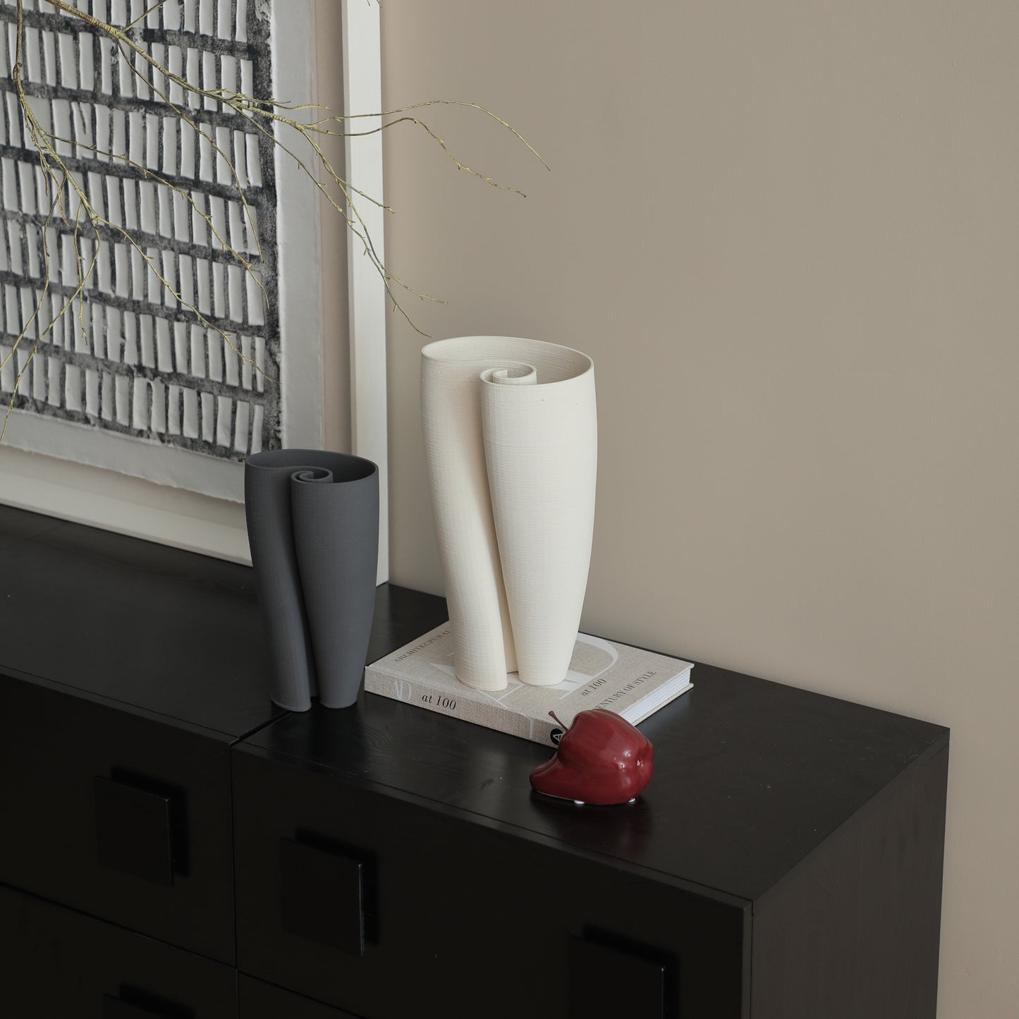 Threaded Rotating Vase